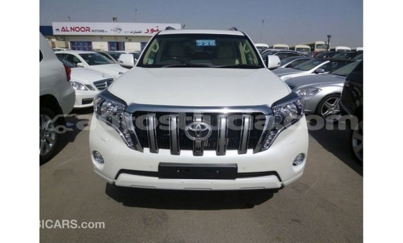 Acheter Import Voiture Toyota Prado Blanc à Import - Dubai, Anse-la-Raye Acheter Import Voiture Toyota Prado Blanc à Import - Dubai, Anse-la-Raye