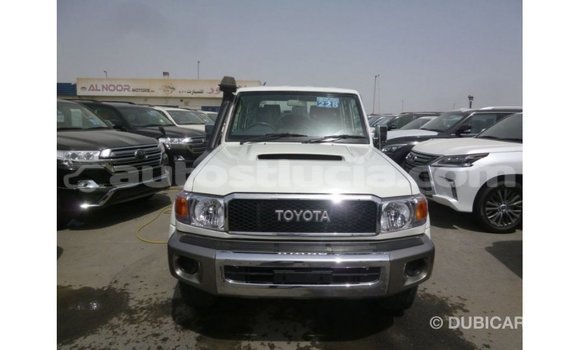 Acheter Import Voiture Toyota Land Cruiser Blanc à Import - Dubai, Anse-la-Raye Acheter Import Voiture Toyota Land Cruiser Blanc à Import - Dubai, Anse-la-Raye