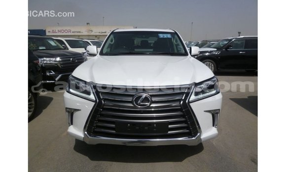 Acheter Import Voiture Lexus LX Blanc à Import - Dubai, Anse-la-Raye Acheter Import Voiture Lexus LX Blanc à Import - Dubai, Anse-la-Raye