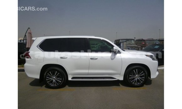 Acheter Import Voiture Lexus LX Blanc à Import - Dubai, Anse-la-Raye Acheter Import Voiture Lexus LX Blanc à Import - Dubai, Anse-la-Raye