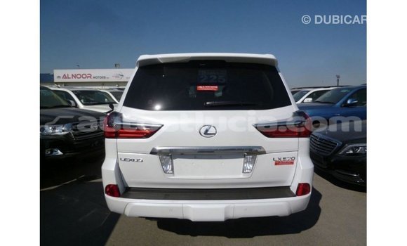 Acheter Import Voiture Lexus LX Blanc à Import - Dubai, Anse-la-Raye Acheter Import Voiture Lexus LX Blanc à Import - Dubai, Anse-la-Raye