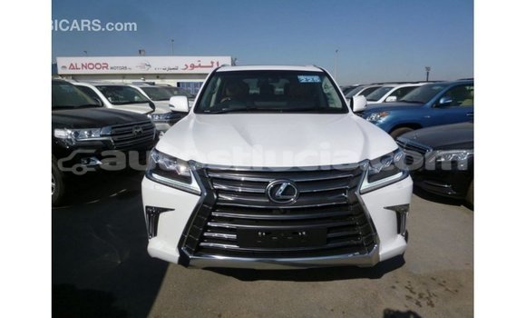 Acheter Import Voiture Lexus LX Blanc à Import - Dubai, Anse-la-Raye Acheter Import Voiture Lexus LX Blanc à Import - Dubai, Anse-la-Raye