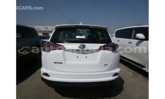 Buy Import Toyota 4Runner White Car in Import - Dubai in Anse-la-Raye Buy Import Toyota 4Runner White Car in Import - Dubai in Anse-la-Raye