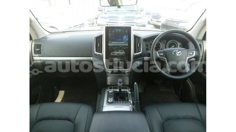 Big with watermark toyota land cruiser anse la raye import dubai 2272