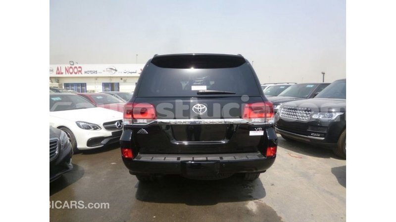 Big with watermark toyota land cruiser anse la raye import dubai 2272