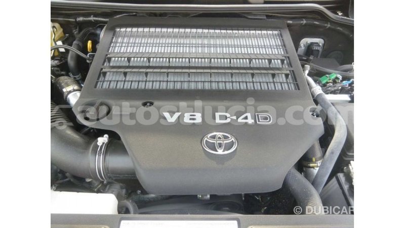 Big with watermark toyota land cruiser anse la raye import dubai 2272