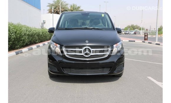Acheter Import Voiture Mercedes-Benz 250 Noir à Import - Dubai, Anse-la-Raye Acheter Import Voiture Mercedes-Benz 250 Noir à Import - Dubai, Anse-la-Raye