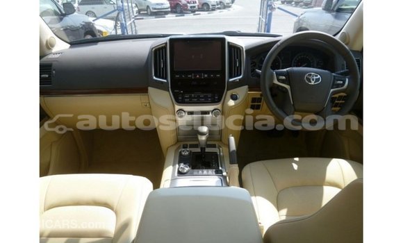 Acheter Import Voiture Toyota Land Cruiser Blanc à Import - Dubai, Anse-la-Raye Acheter Import Voiture Toyota Land Cruiser Blanc à Import - Dubai, Anse-la-Raye