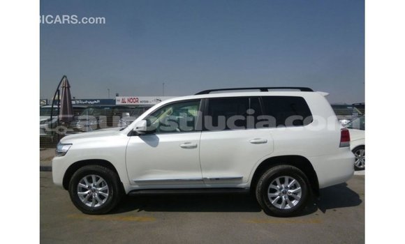 Acheter Import Voiture Toyota Land Cruiser Blanc à Import - Dubai, Anse-la-Raye Acheter Import Voiture Toyota Land Cruiser Blanc à Import - Dubai, Anse-la-Raye