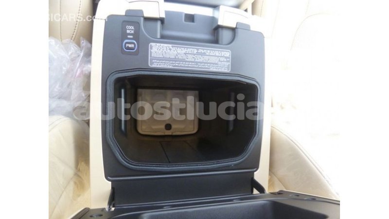 Big with watermark toyota land cruiser anse la raye import dubai 2278