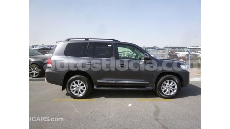 Big with watermark toyota land cruiser anse la raye import dubai 2279