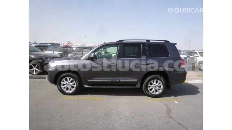 Big with watermark toyota land cruiser anse la raye import dubai 2279