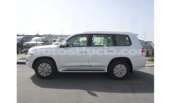 Buy Import Toyota Land Cruiser White Car in Import - Dubai in Anse-la-Raye Buy Import Toyota Land Cruiser White Car in Import - Dubai in Anse-la-Raye