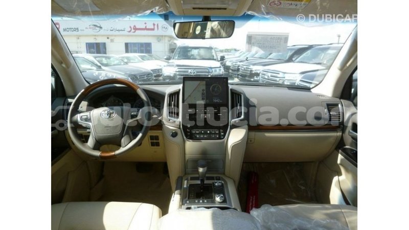 Big with watermark toyota land cruiser anse la raye import dubai 2284