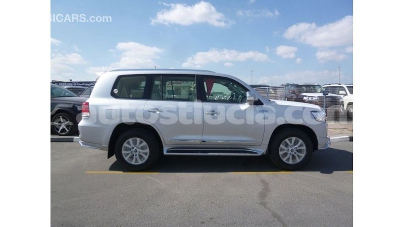 Big with watermark toyota land cruiser anse la raye import dubai 2284