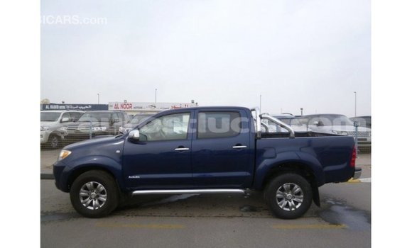 Buy Import Toyota Hilux Blue Car in Import - Dubai in Anse-la-Raye Buy Import Toyota Hilux Blue Car in Import - Dubai in Anse-la-Raye