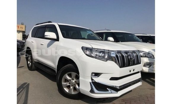 Acheter Import Voiture Toyota Prado Blanc à Import - Dubai, Anse-la-Raye Acheter Import Voiture Toyota Prado Blanc à Import - Dubai, Anse-la-Raye