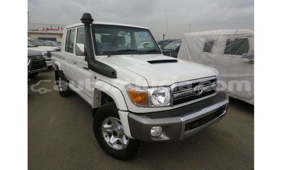 Buy Import Toyota Land Cruiser White Car in Import - Dubai in Anse-la-Raye Buy Import Toyota Land Cruiser White Car in Import - Dubai in Anse-la-Raye