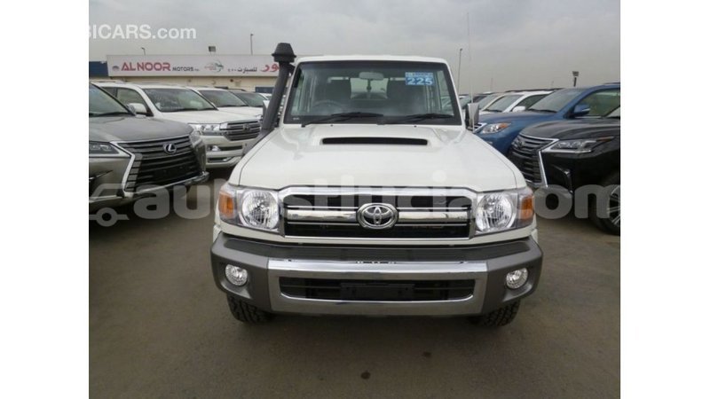 Big with watermark toyota land cruiser anse la raye import dubai 2304