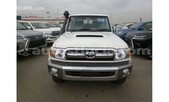 Buy Import Toyota Land Cruiser White Car in Import - Dubai in Anse-la-Raye Buy Import Toyota Land Cruiser White Car in Import - Dubai in Anse-la-Raye