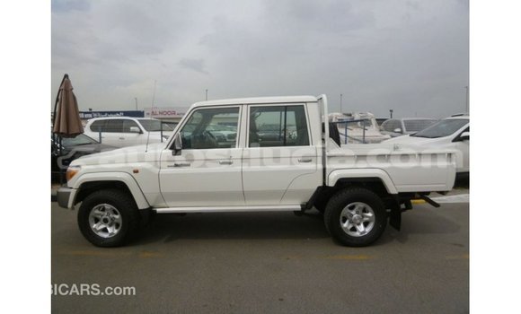 Buy Import Toyota Land Cruiser White Car in Import - Dubai in Anse-la-Raye Buy Import Toyota Land Cruiser White Car in Import - Dubai in Anse-la-Raye