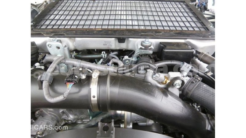 Big with watermark toyota land cruiser anse la raye import dubai 2304