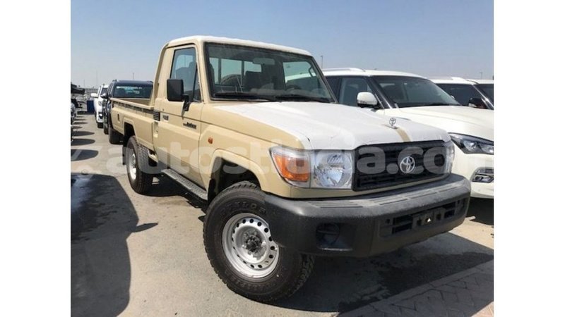Big with watermark toyota land cruiser anse la raye import dubai 2309