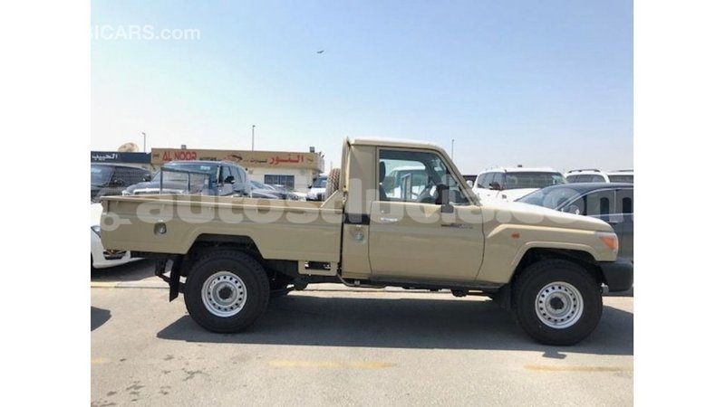 Big with watermark toyota land cruiser anse la raye import dubai 2309