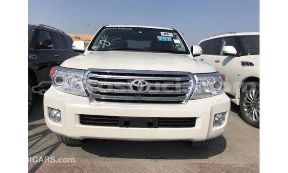 Buy Import Toyota Land Cruiser White Car in Import - Dubai in Anse-la-Raye Buy Import Toyota Land Cruiser White Car in Import - Dubai in Anse-la-Raye