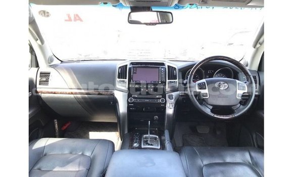 Buy Import Toyota Land Cruiser White Car in Import - Dubai in Anse-la-Raye Buy Import Toyota Land Cruiser White Car in Import - Dubai in Anse-la-Raye