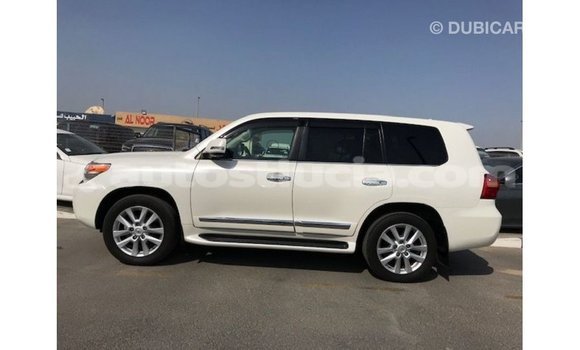Buy Import Toyota Land Cruiser White Car in Import - Dubai in Anse-la-Raye Buy Import Toyota Land Cruiser White Car in Import - Dubai in Anse-la-Raye