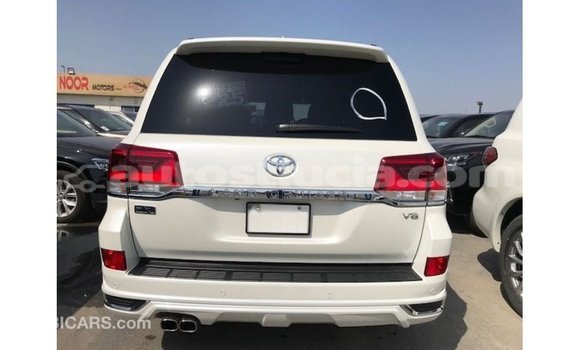 Buy Import Toyota Land Cruiser White Car in Import - Dubai in Anse-la-Raye Buy Import Toyota Land Cruiser White Car in Import - Dubai in Anse-la-Raye