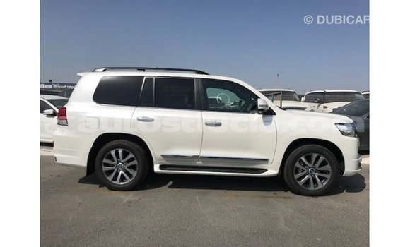 Buy Import Toyota Land Cruiser White Car in Import - Dubai in Anse-la-Raye Buy Import Toyota Land Cruiser White Car in Import - Dubai in Anse-la-Raye