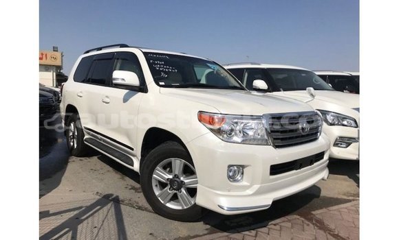 Buy Import Toyota Land Cruiser White Car in Import - Dubai in Anse-la-Raye Buy Import Toyota Land Cruiser White Car in Import - Dubai in Anse-la-Raye