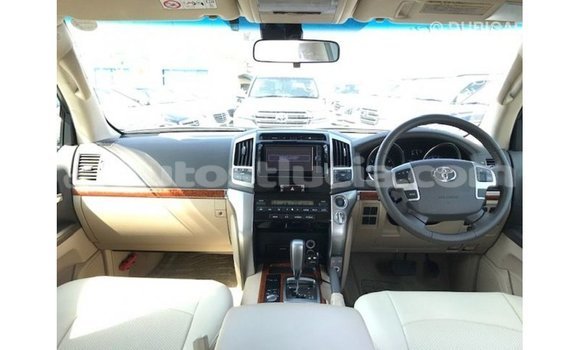 Buy Import Toyota Land Cruiser White Car in Import - Dubai in Anse-la-Raye Buy Import Toyota Land Cruiser White Car in Import - Dubai in Anse-la-Raye