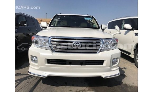 Buy Import Toyota Land Cruiser White Car in Import - Dubai in Anse-la-Raye Buy Import Toyota Land Cruiser White Car in Import - Dubai in Anse-la-Raye
