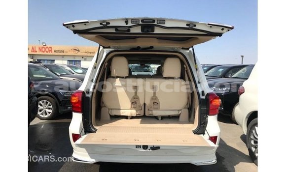 Buy Import Toyota Land Cruiser White Car in Import - Dubai in Anse-la-Raye Buy Import Toyota Land Cruiser White Car in Import - Dubai in Anse-la-Raye