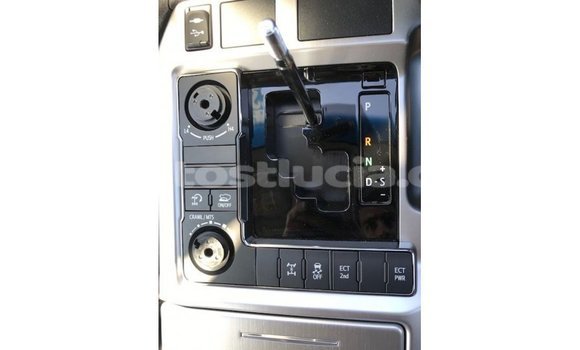 Buy Import Toyota Land Cruiser White Car in Import - Dubai in Anse-la-Raye Buy Import Toyota Land Cruiser White Car in Import - Dubai in Anse-la-Raye