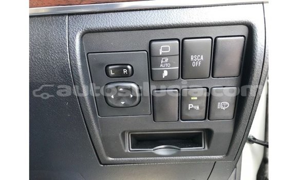 Buy Import Toyota Land Cruiser White Car in Import - Dubai in Anse-la-Raye Buy Import Toyota Land Cruiser White Car in Import - Dubai in Anse-la-Raye