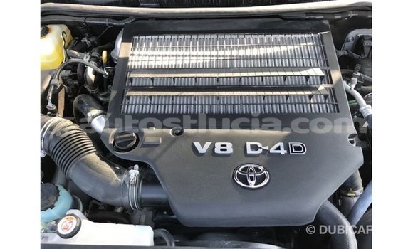 Buy Import Toyota Land Cruiser White Car in Import - Dubai in Anse-la-Raye Buy Import Toyota Land Cruiser White Car in Import - Dubai in Anse-la-Raye