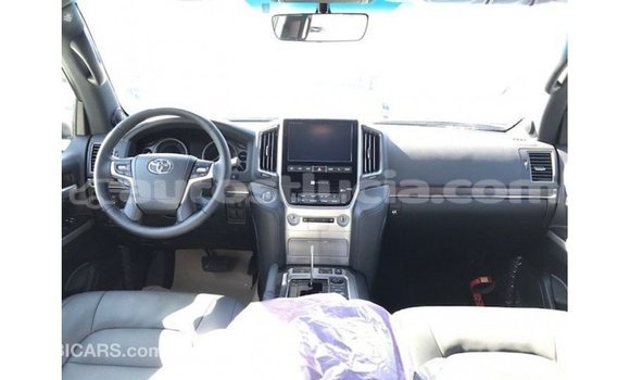 Buy Import Toyota Land Cruiser White Car in Import - Dubai in Anse-la-Raye Buy Import Toyota Land Cruiser White Car in Import - Dubai in Anse-la-Raye