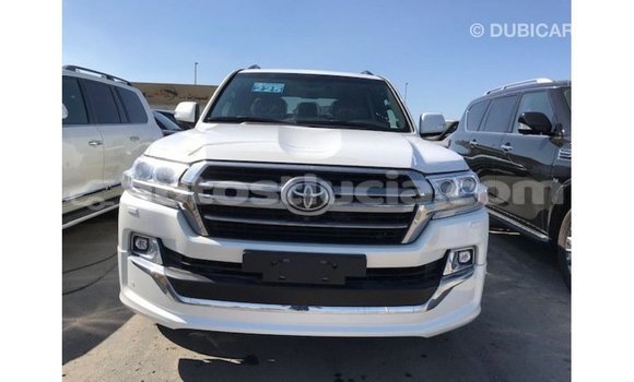 Buy Import Toyota Land Cruiser White Car in Import - Dubai in Anse-la-Raye Buy Import Toyota Land Cruiser White Car in Import - Dubai in Anse-la-Raye
