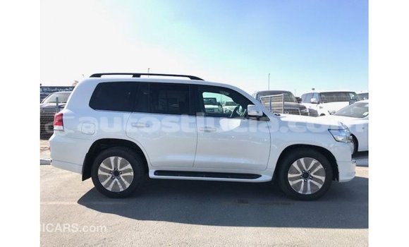 Buy Import Toyota Land Cruiser White Car in Import - Dubai in Anse-la-Raye Buy Import Toyota Land Cruiser White Car in Import - Dubai in Anse-la-Raye