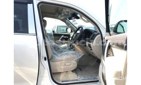 Buy Import Toyota Land Cruiser White Car in Import - Dubai in Anse-la-Raye Buy Import Toyota Land Cruiser White Car in Import - Dubai in Anse-la-Raye