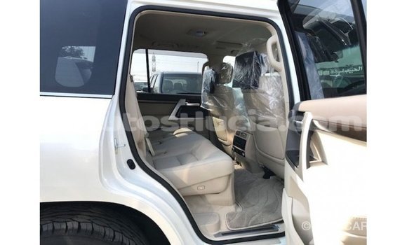Buy Import Toyota Land Cruiser White Car in Import - Dubai in Anse-la-Raye Buy Import Toyota Land Cruiser White Car in Import - Dubai in Anse-la-Raye