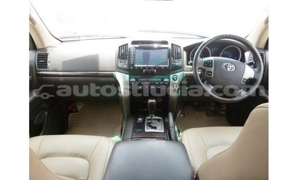 Buy Import Toyota Land Cruiser White Car in Import - Dubai in Anse-la-Raye Buy Import Toyota Land Cruiser White Car in Import - Dubai in Anse-la-Raye