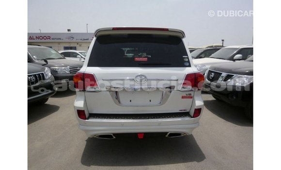 Buy Import Toyota Land Cruiser White Car in Import - Dubai in Anse-la-Raye Buy Import Toyota Land Cruiser White Car in Import - Dubai in Anse-la-Raye