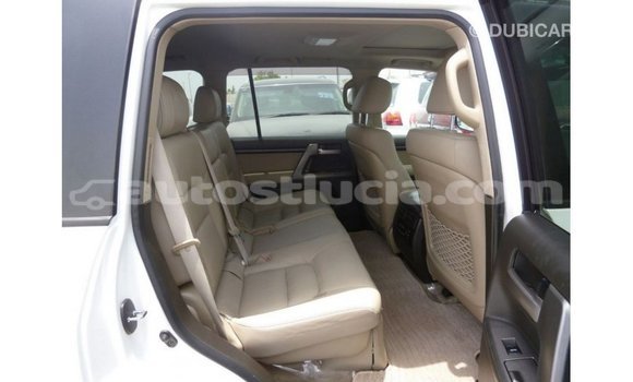 Buy Import Toyota Land Cruiser White Car in Import - Dubai in Anse-la-Raye Buy Import Toyota Land Cruiser White Car in Import - Dubai in Anse-la-Raye