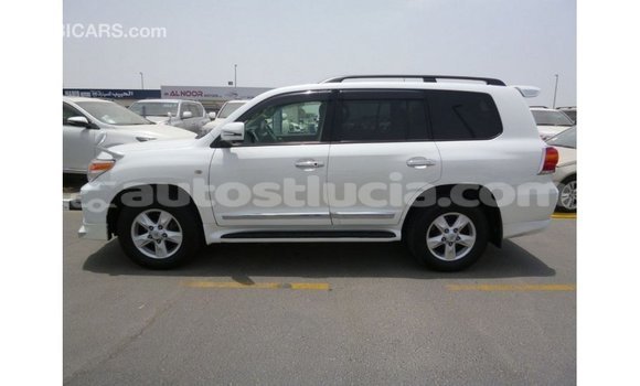 Buy Import Toyota Land Cruiser White Car in Import - Dubai in Anse-la-Raye Buy Import Toyota Land Cruiser White Car in Import - Dubai in Anse-la-Raye