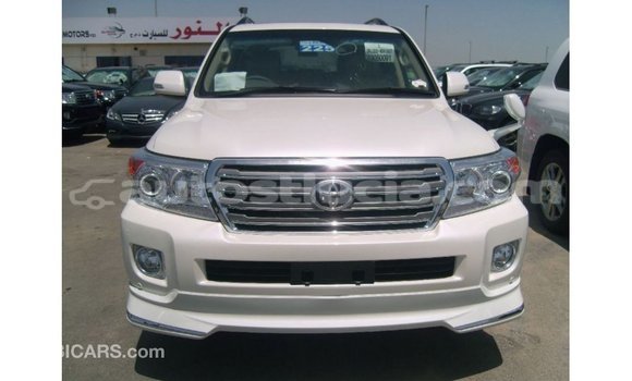 Buy Import Toyota Land Cruiser White Car in Import - Dubai in Anse-la-Raye Buy Import Toyota Land Cruiser White Car in Import - Dubai in Anse-la-Raye